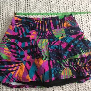 Dona Joe Colorful layered Skort pickleball/tennis Medium (runs small)
